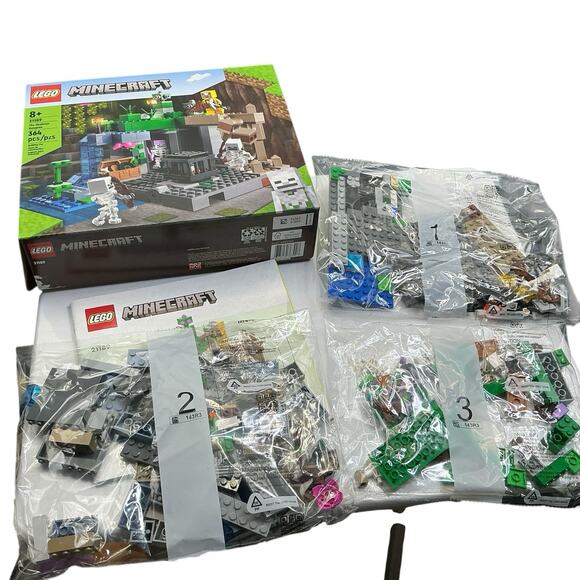 LEGO Minecraft The Skeleton Dungeon 21189 Toy Building Kit 364 pcs - Picture 9 of 10